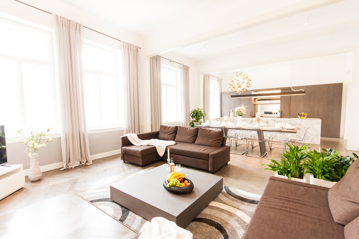 Glamour Premium 5BR, 5BA, AC, Balcony (Old Town)