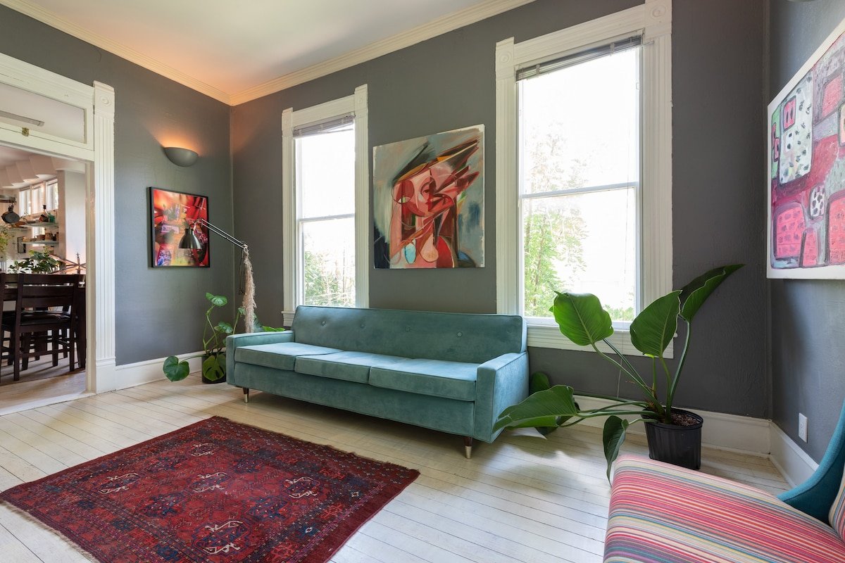 Art palace in the heart of Austin! gallery image 4