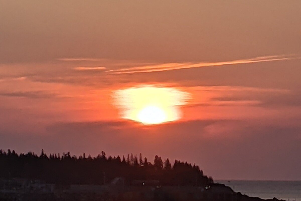 Stanley Beach House gallery image 4