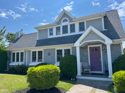 The Sea Loft. Walk to private beach + kayaks.