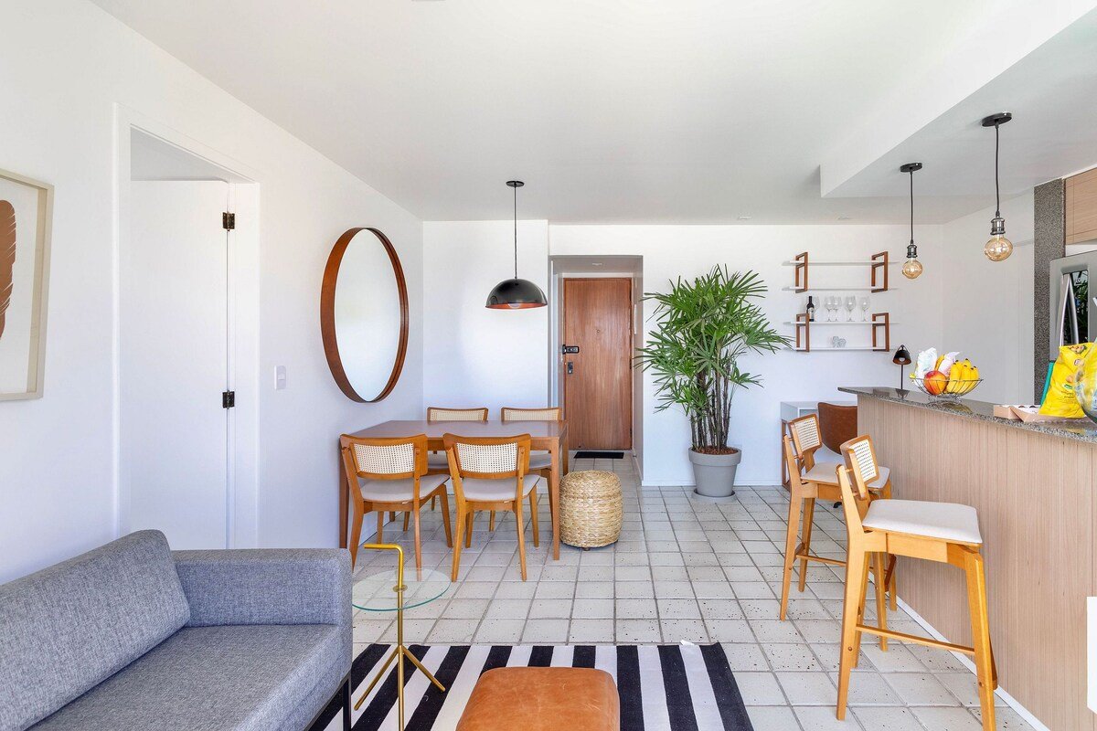 Renovated Apartment with Sea View in Ipanema gallery image 3