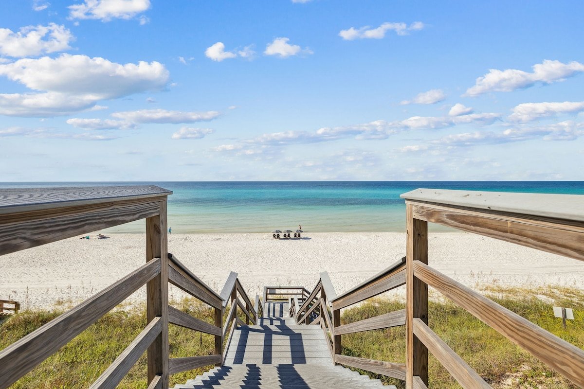 Gulf Front Home w/Private Pool Daily Beach Service gallery image 5