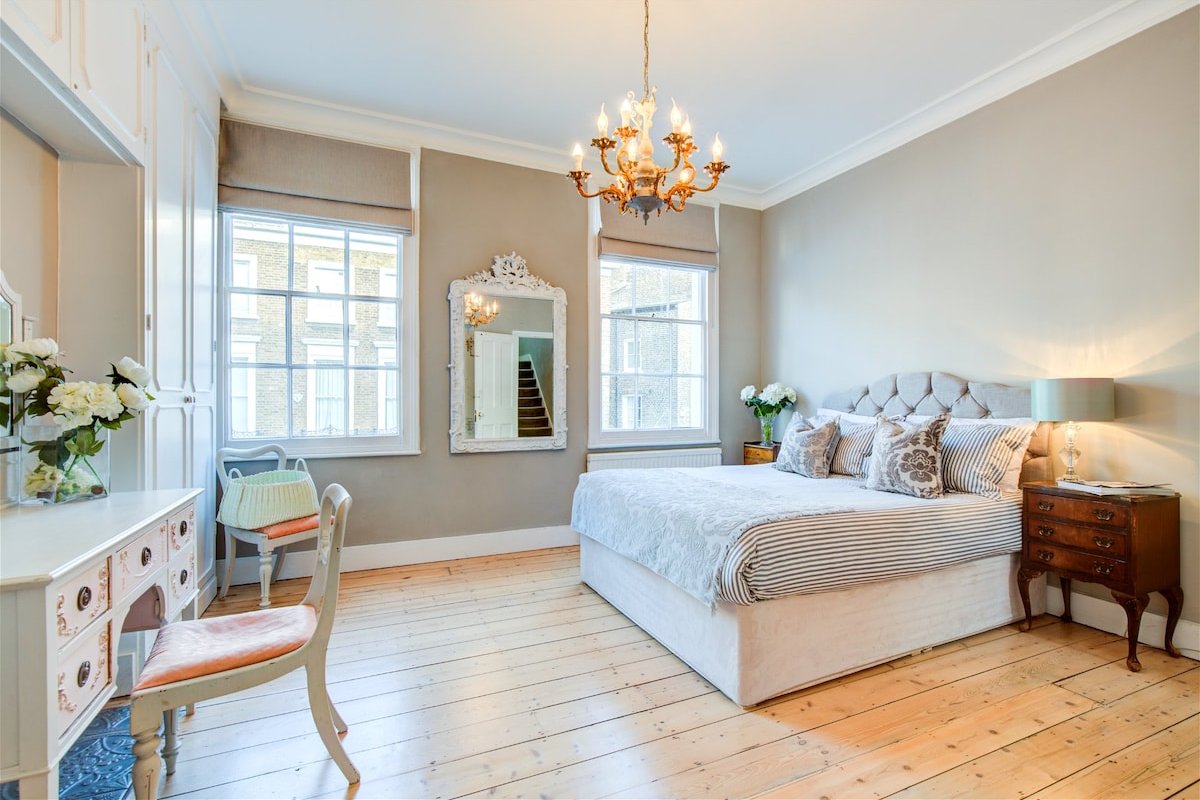 Victoria/Belgravia Townhouse Zone 1! By two Metros gallery image 5