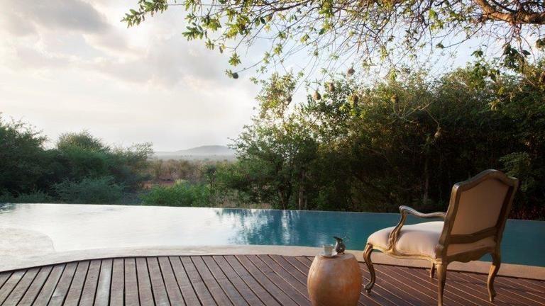 Molori Safari Lodge Metsi Presidential Suite (Sleeps 4)
