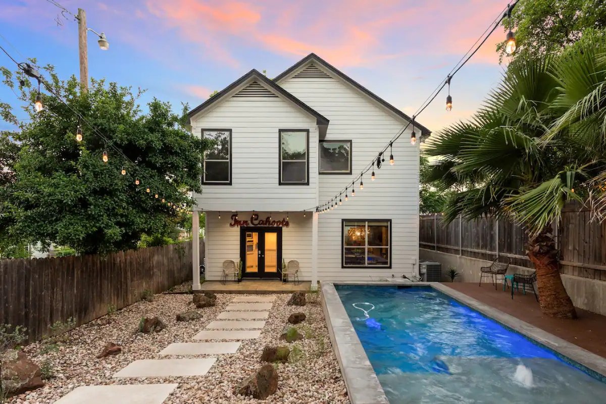 Single Malt Manor | Downtown Austin gallery image 3