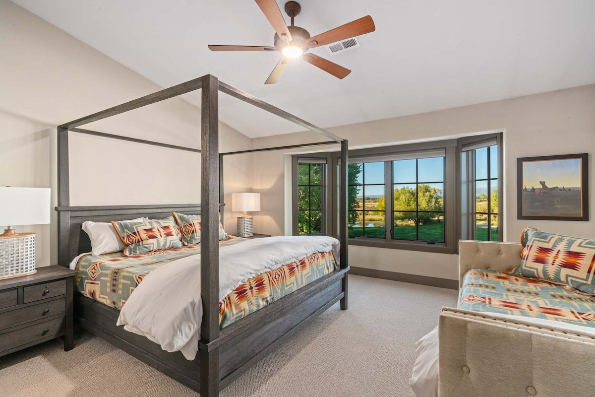 Lux Private Mtn Estate, Wildlife, Games, & Hot Tub gallery image 4