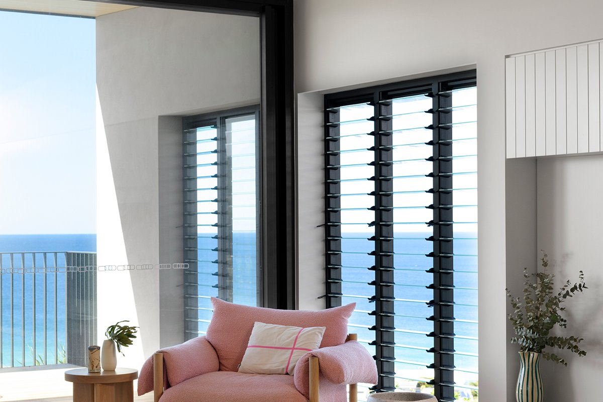 Eagles Nest – 400m to beach, heated pool, sea view