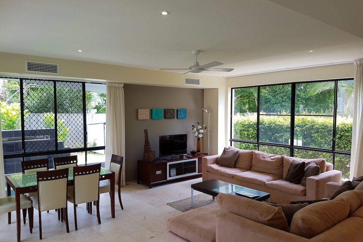 Luxury on the Noosa River gallery image 5