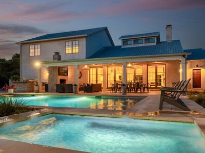 Private| Pool | Hot Tub| Fire Pit |Close to Downtn