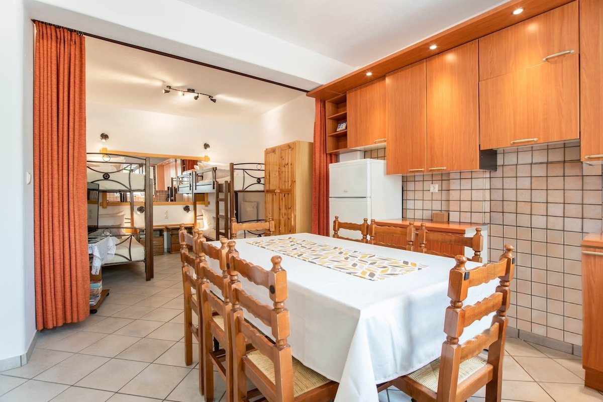 Three Bedroom Apartment (7-9 Adults) First Floor gallery image 4