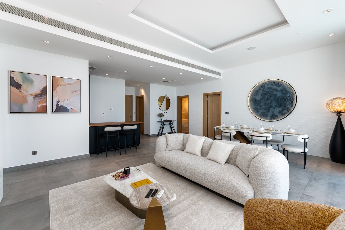 Refined 3BR Apt w/ Beach Access at The Palm