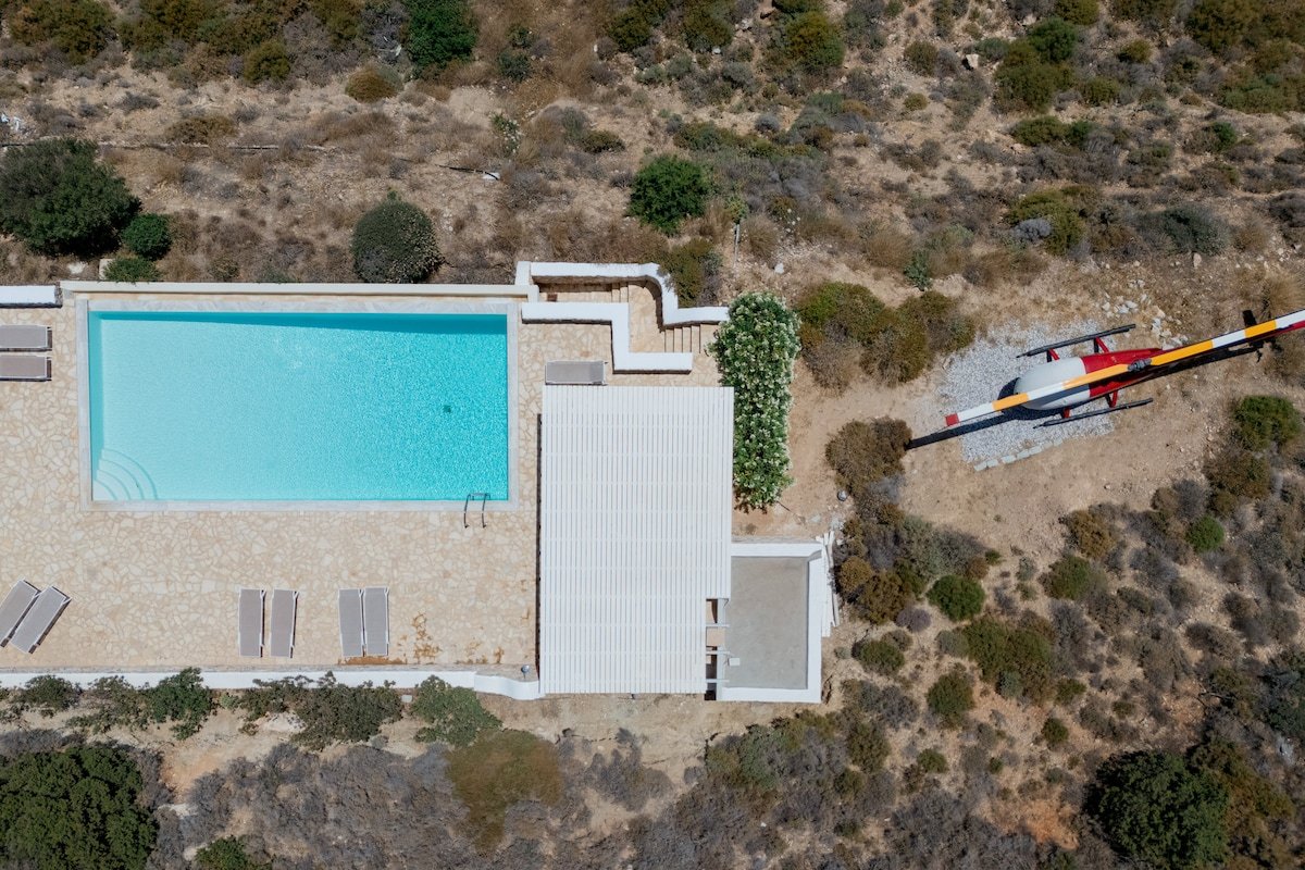 Panoramic three villa complex with helipad gallery image 3