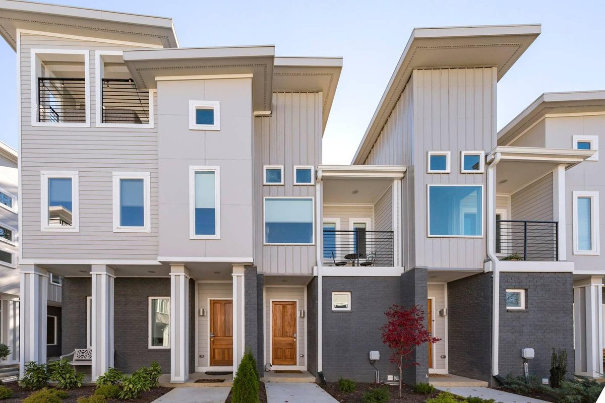 NashNash – 2 Units. 4BR. 5BA. Rooftop/Balconies!