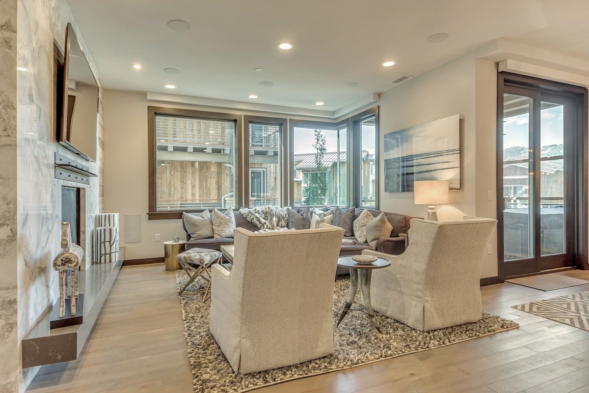 Stein Eriksen Residences Premium Three Bedroom gallery image 2