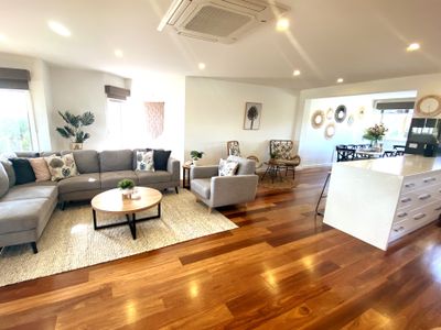 Torquay – 800m to Front Beach Modern 4 Br/8 Beds