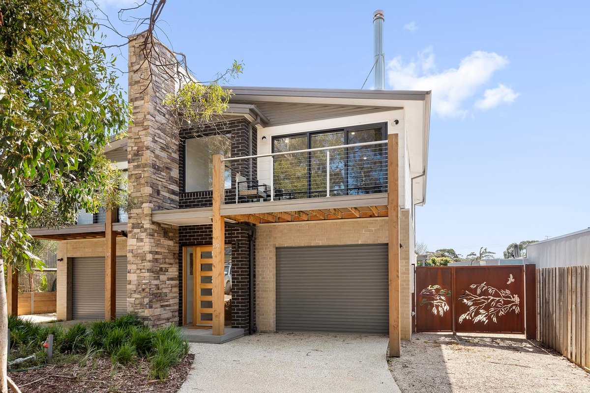 Holmly 2 – Premium Position, Walk to Everything!