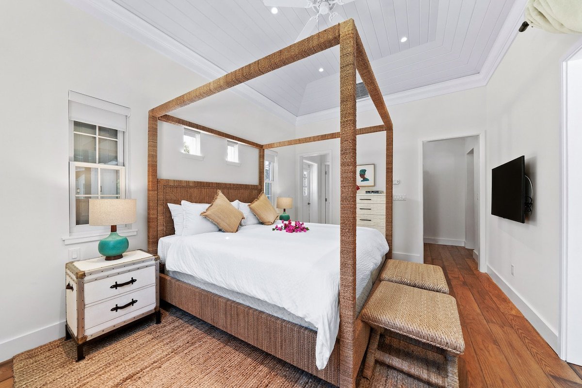 Pink Sands Resort 2 Bed with Pool gallery image 4