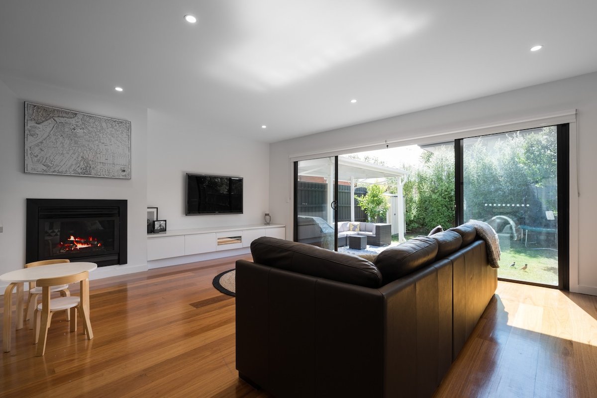 4BR Home, Top Family Area, Easy City Train Access gallery image 4