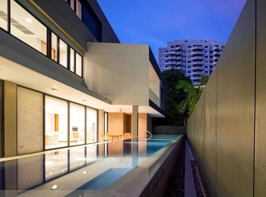 Premium Ekkamai Villa w/ Pool & Home Theatre