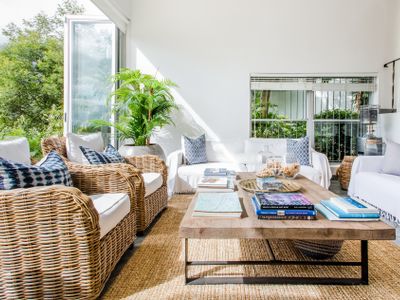 Cape Town Villa. Exquisite View of Table Mountain