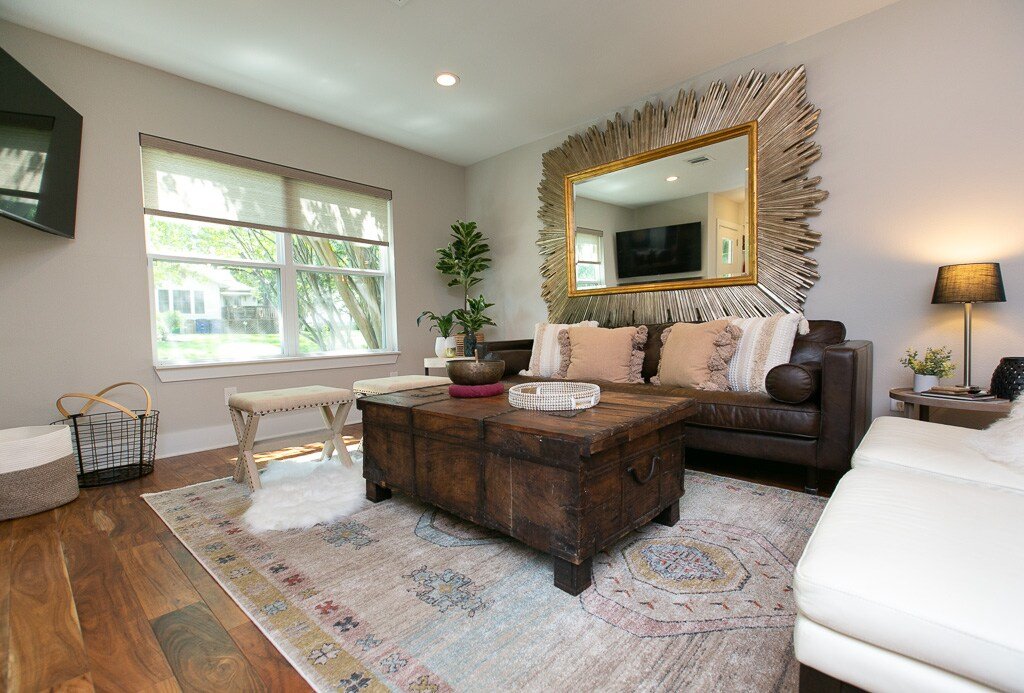 Aztec Abode – Central Modern 3 bed/3 bath {New} gallery image 5