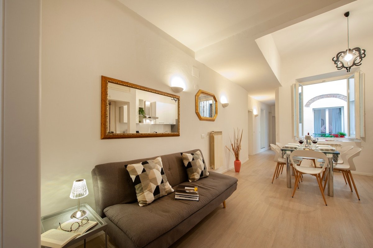 Bargello – Flo Apartments gallery image 2