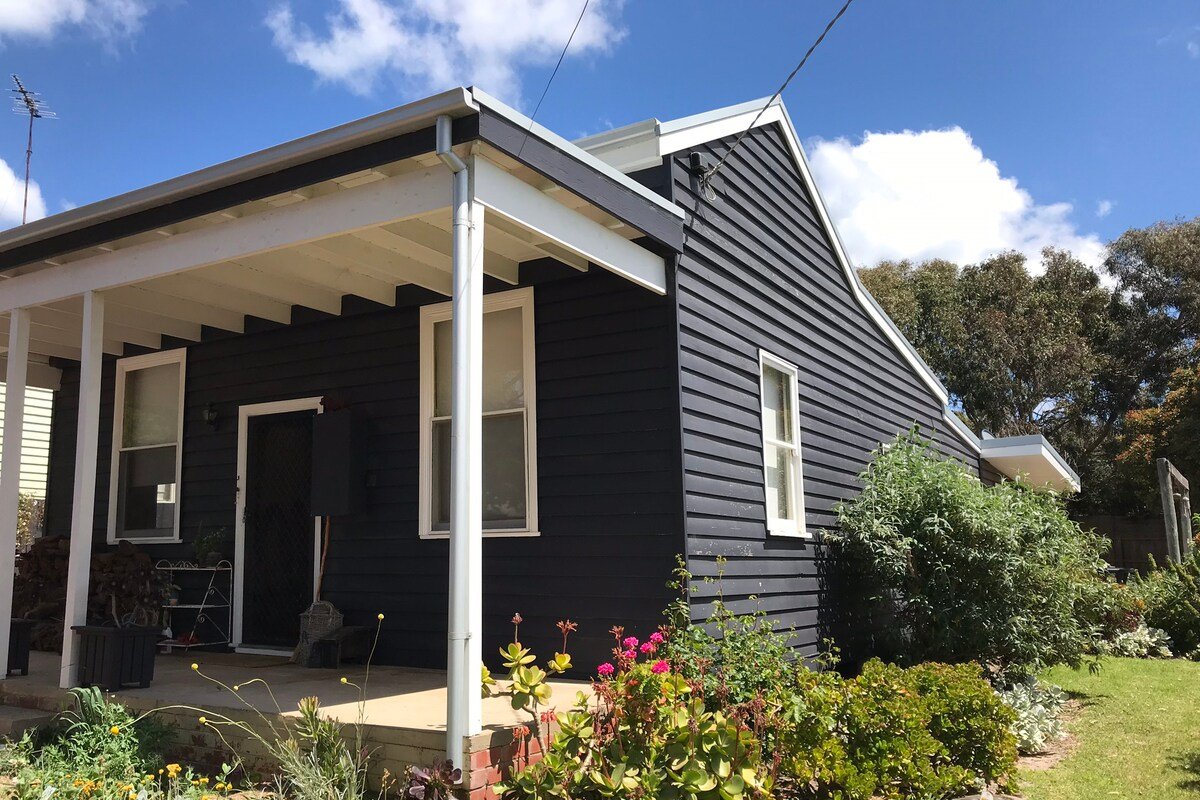 Barwon Stays – walk to beach, river, shops & golf gallery image 3