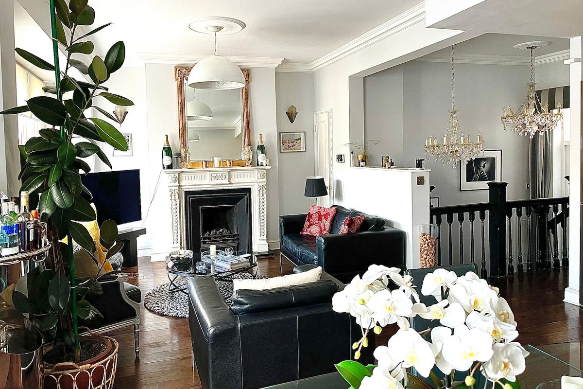 Covent Garden Penthouse & Terraces (3 Bedr Aircon) gallery image 5