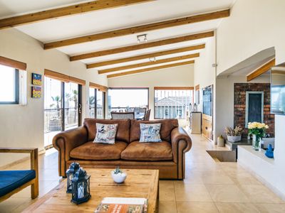 Eclectic Beach House Close to the Best Kite Surfing Strip