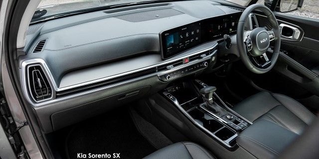 SORENTO 2.2D SXL AWD gallery image 10