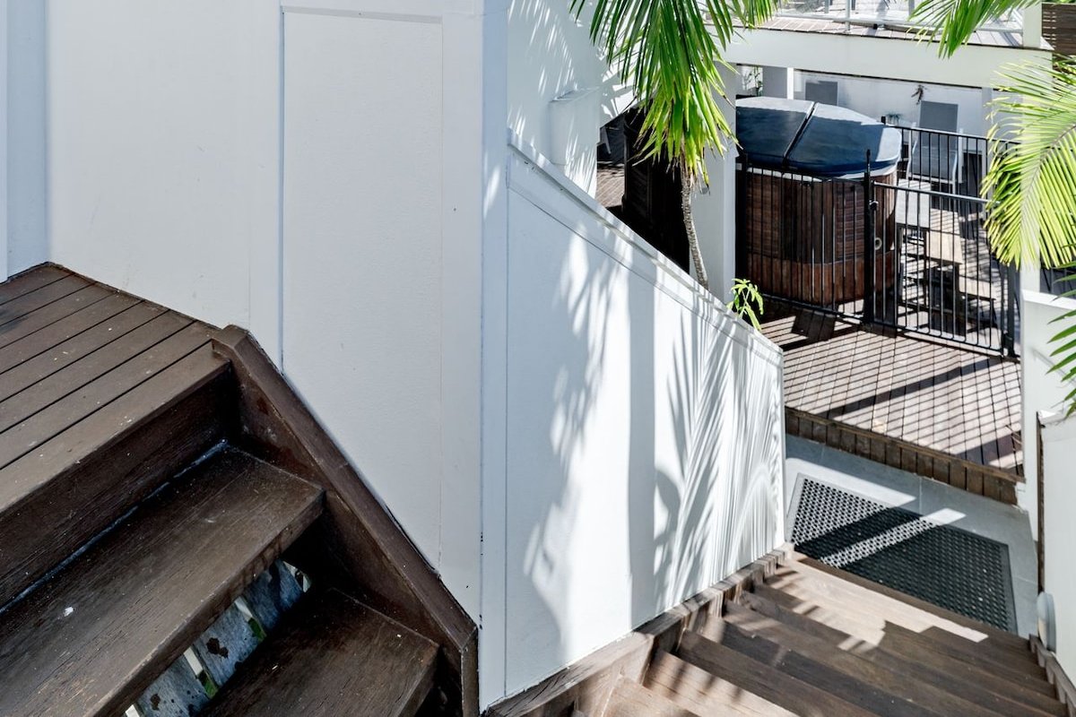 Peregian Beach Holiday House Resort Pet Friendly gallery image 4