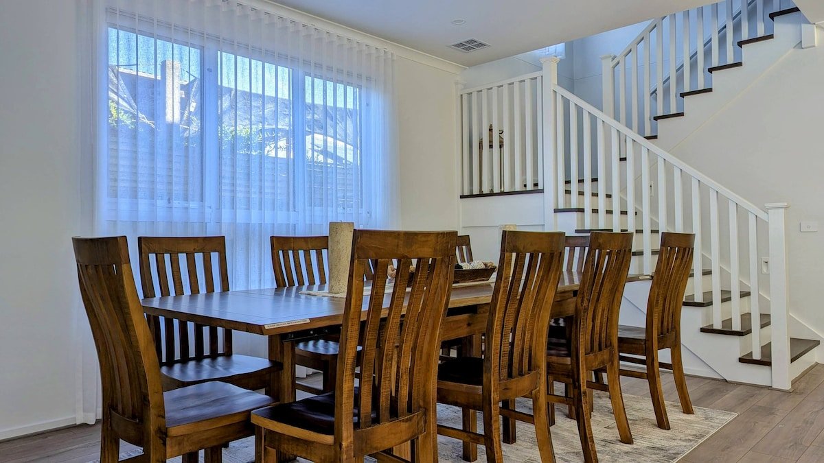 Modern comfort & luxury close to the beach gallery image 5