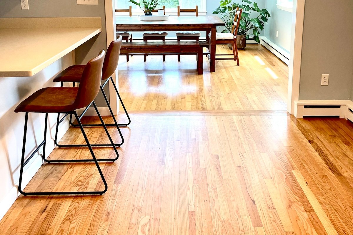 Portsmouth / Newport House, 1 mile from beach gallery image 3