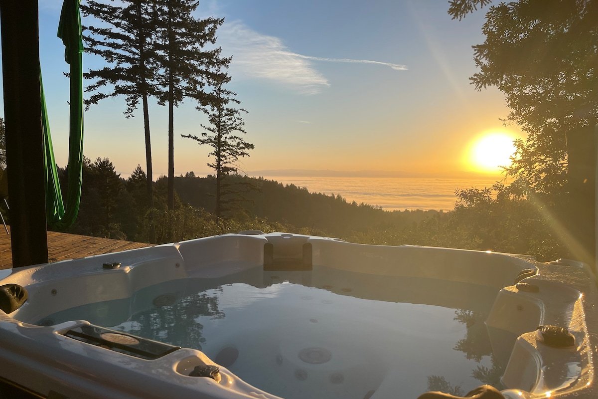 NEW! Woodside Retreat: Gorgeous Views & Hot Tub gallery image 3