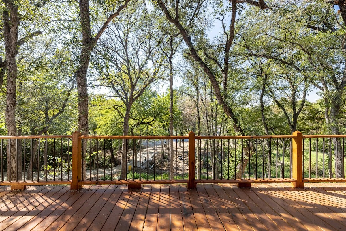 Oakhurst Hillside Scenery 5 Mins from Downtown FW! gallery image 2