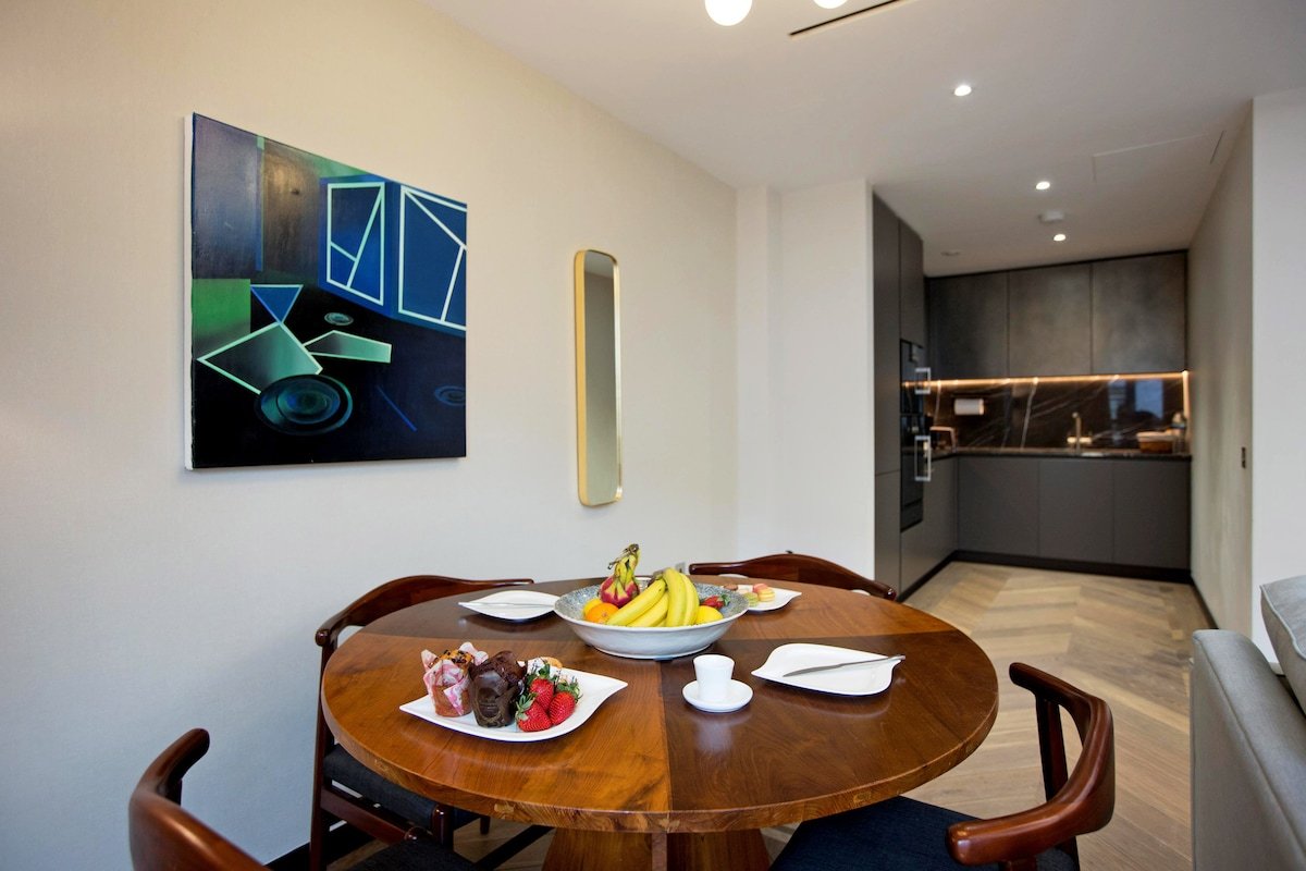 37GS Residences | 2bedroom Apt 518 near Piccadilly gallery image 4