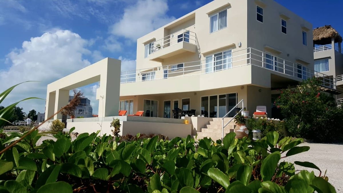 Waterfront 6 BR Villa w/ Private Plunge Pool gallery image 2