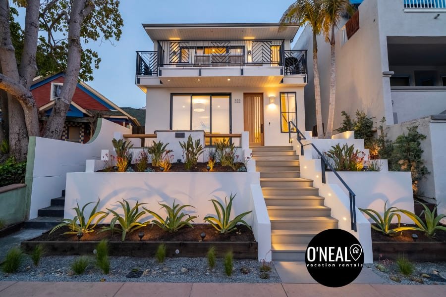 Luxury Home in Capitola Village with Hot Tub!