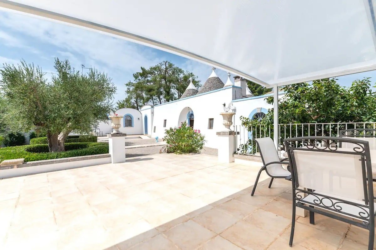Exclusive trullo of 1700 with pool {10’ Ostuni} gallery image 3