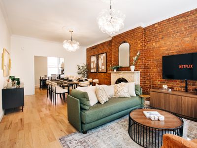 True 3-bed – 15 mins to NYC! Luxury Brownstone