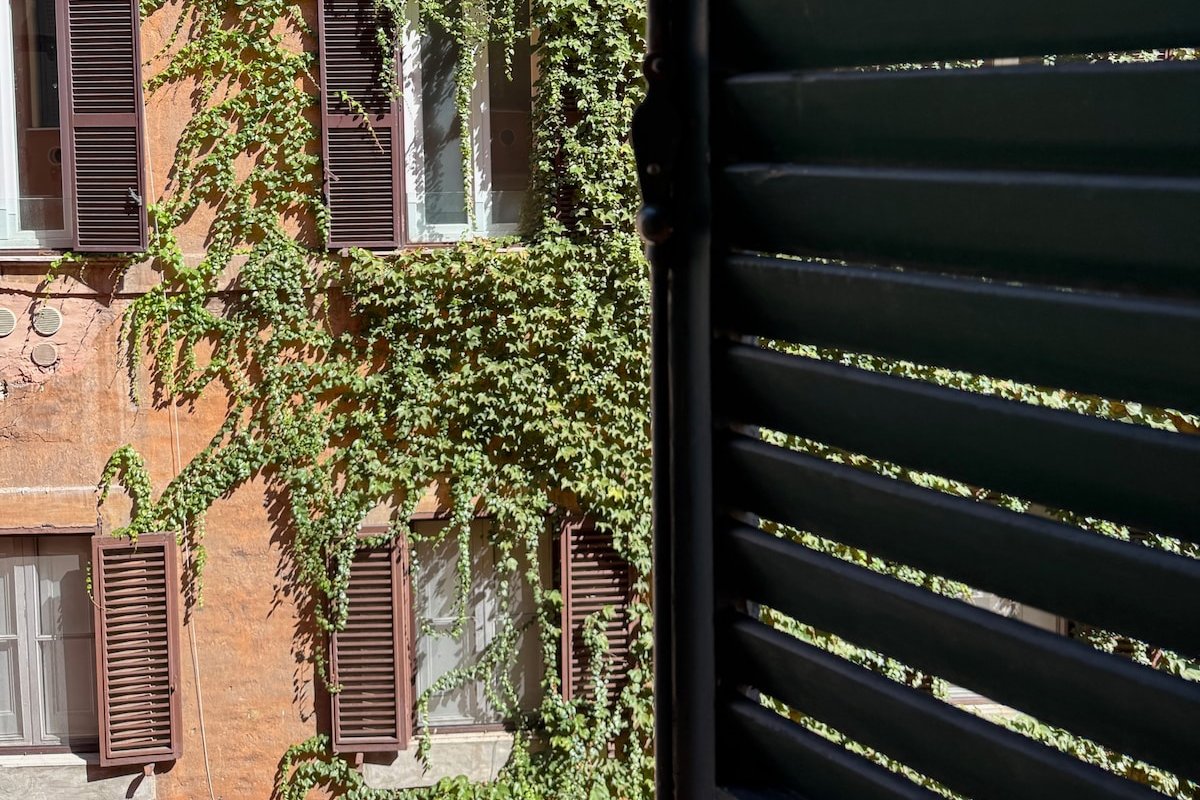 Amazing downtown large group luxury accommodation gallery image 4