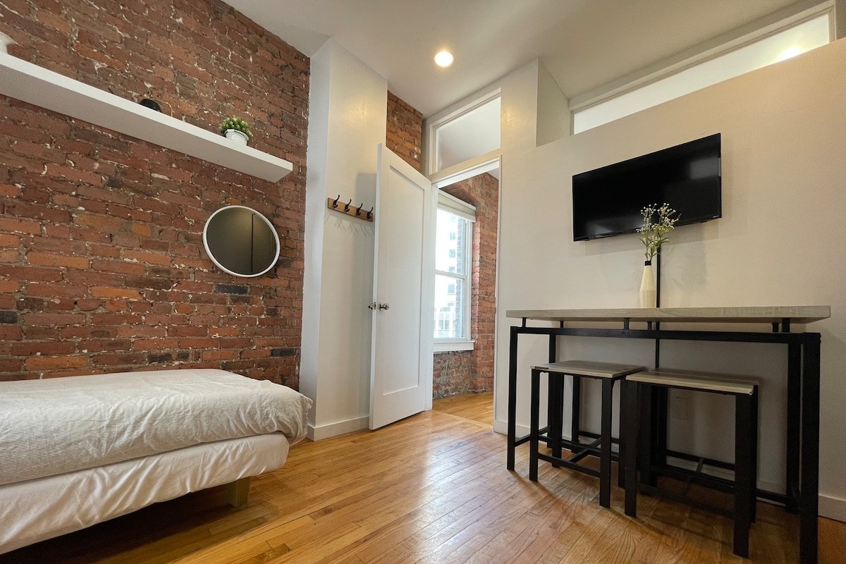 Midtown Two-Bedrooms gallery image 4