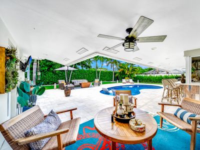 Heated SaltPool+HotTub! Golf Cart+1 Mile 2 Beach!