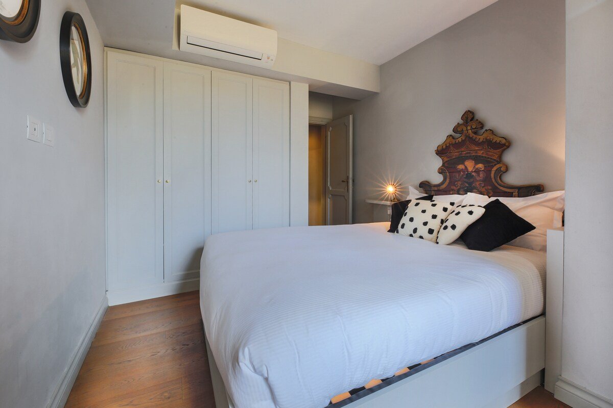 Pitti 8 with amazing view gallery image 5