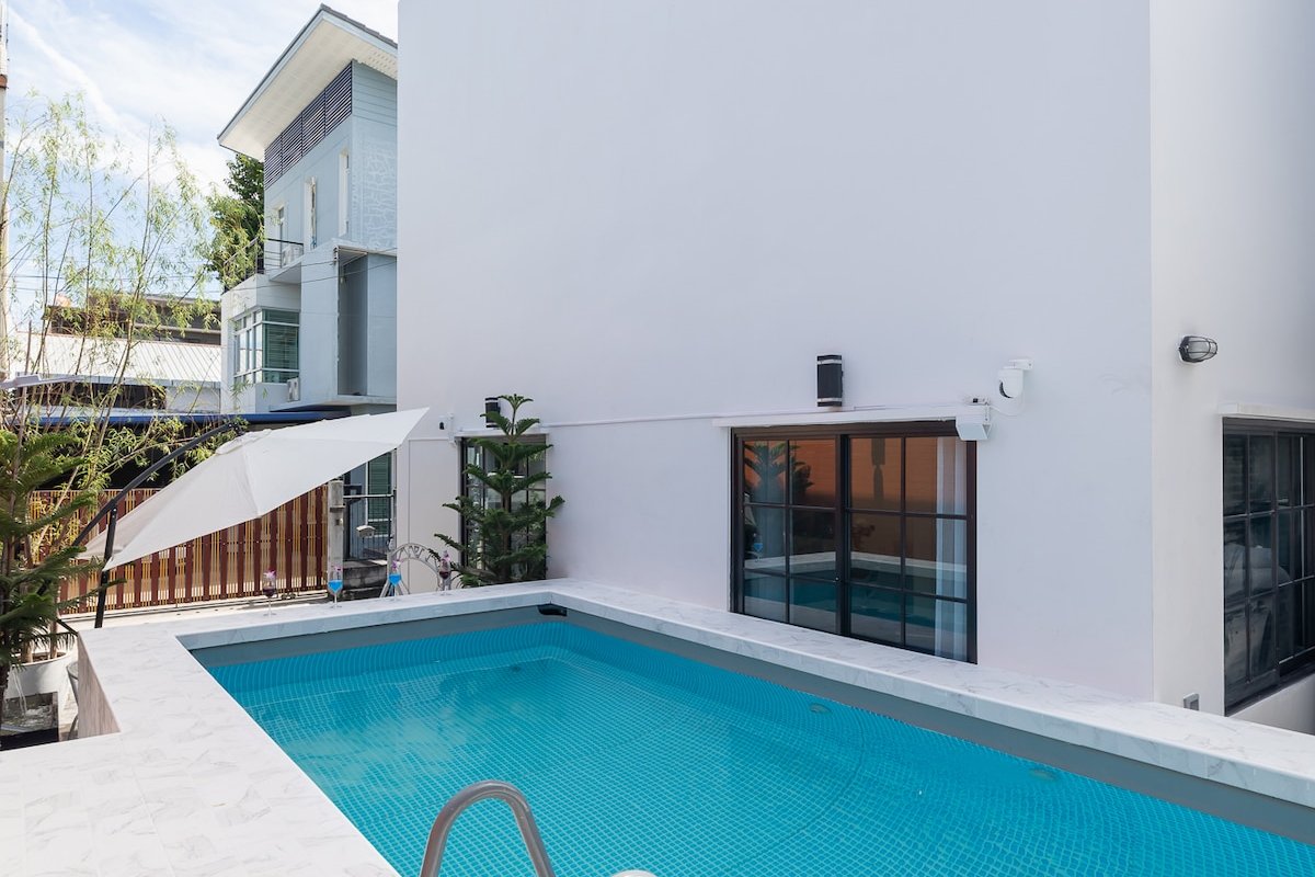 Brand new Modern luxury private pool villa, RCA gallery image 3