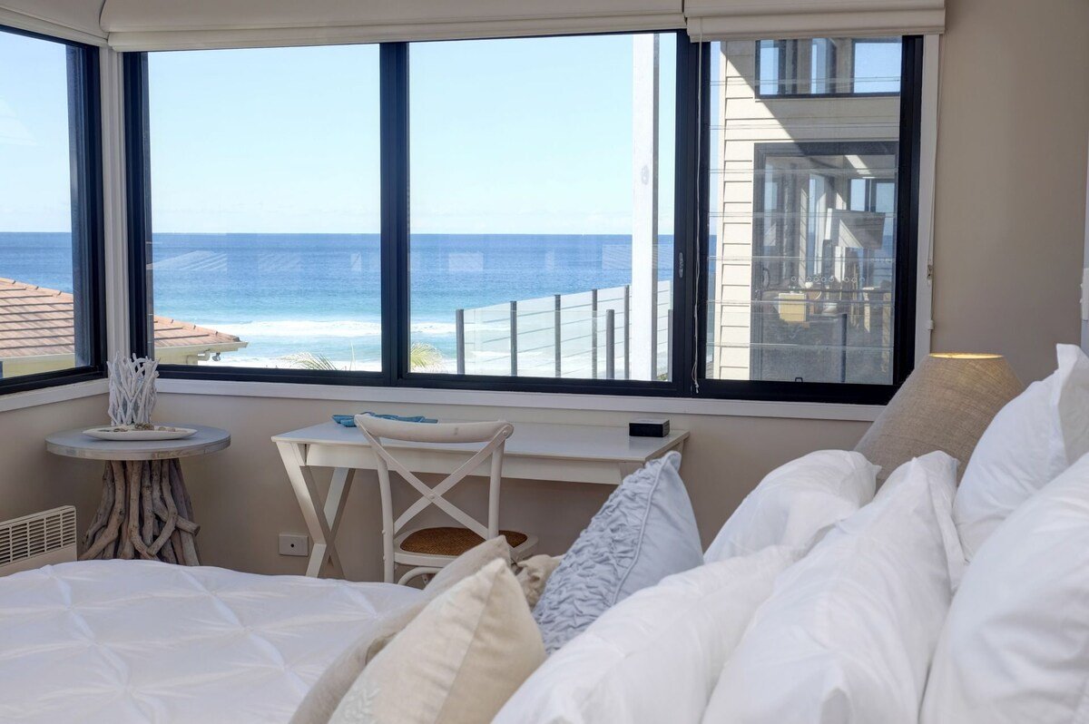 Rockpool – Blueys Beach House w Stunning Views! gallery image 5