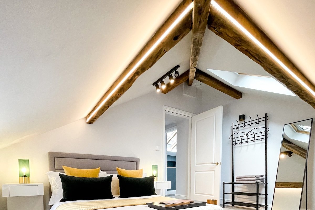 No42 | The Townhouse | 4BR | Superior 5* Duplex gallery image 3