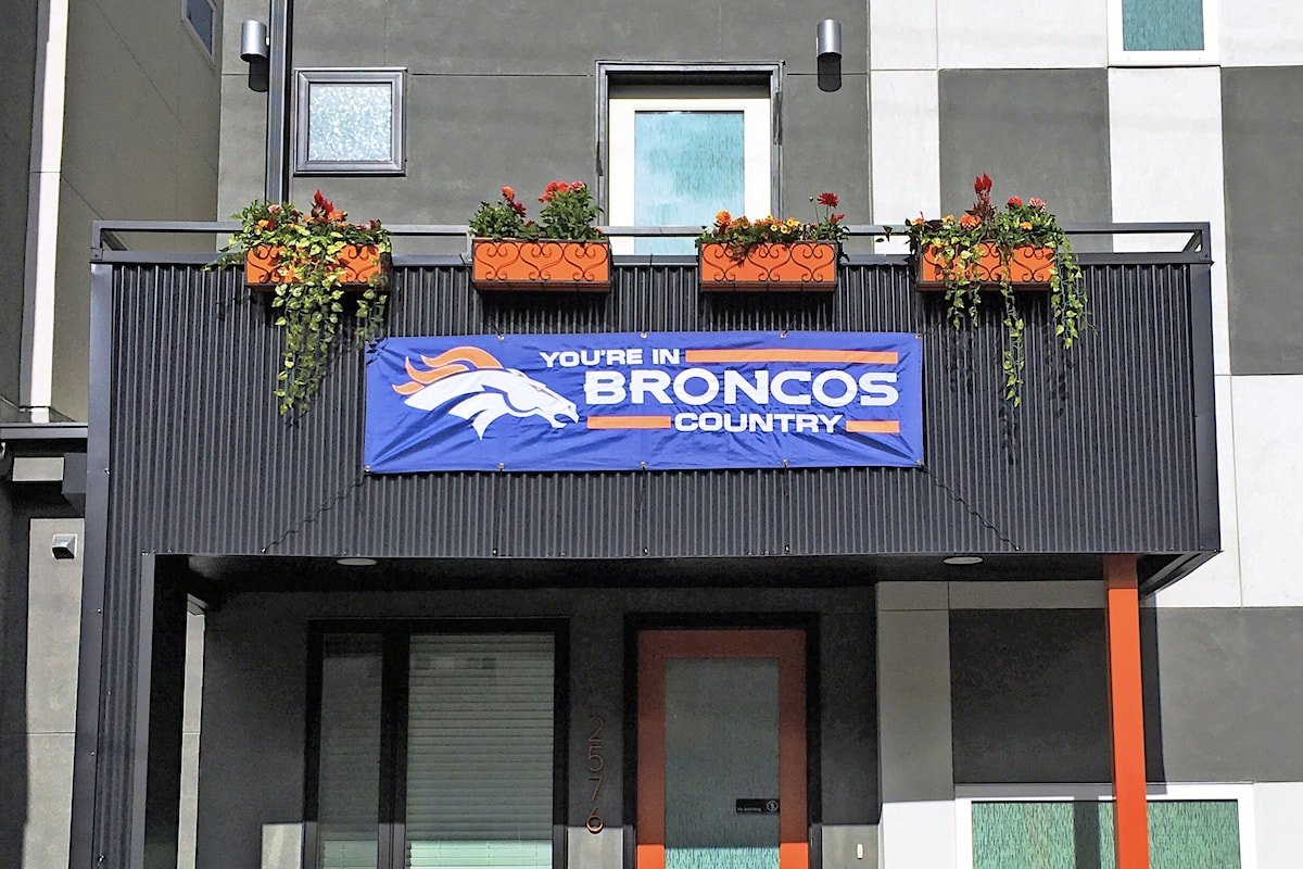 Modern Highlands Townhome with Amazing City Views! gallery image 3