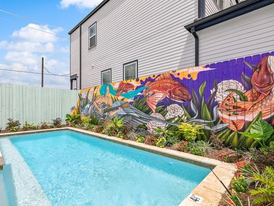 Hip Art Filled Uptown Oasis w/Heated Pool +Parking