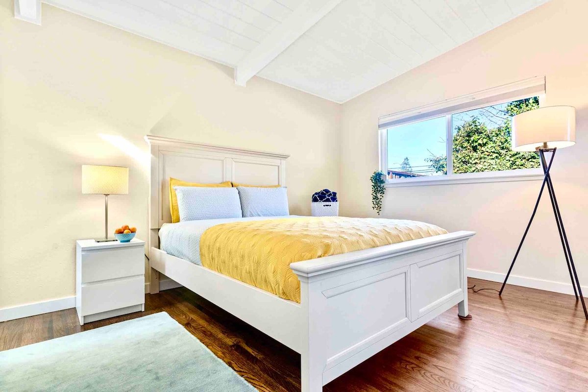 Splendid Custom Bungalow | Stanford | Meta | IKEA gallery image 4